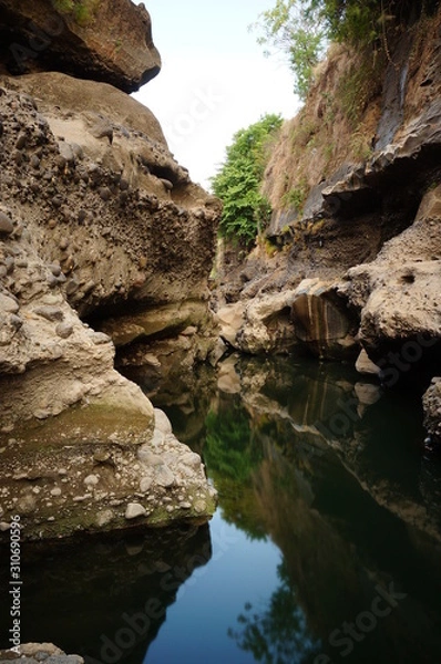 Fototapeta rock in the river