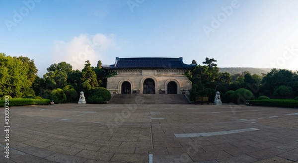 Fototapeta The Sun Yat-sen Mausoleum in the Morning