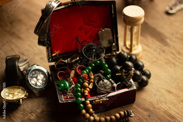 Fototapeta Jewelry in a box 2