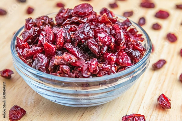 Obraz Dried Cranberries In Bowl On Wood