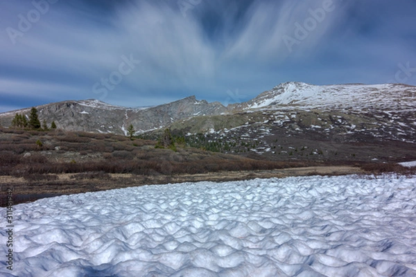 Fototapeta Thin Clouds over Mount Bierstadt
