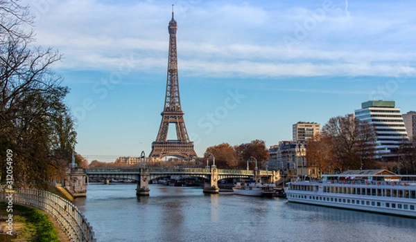 Obraz Eiffel tower and Seine with clouds