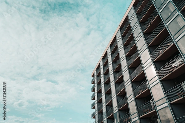 Obraz Building on a Sunny Day