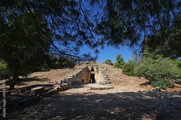 Fototapeta the tomb called the treasure of Atreus in Mycenae