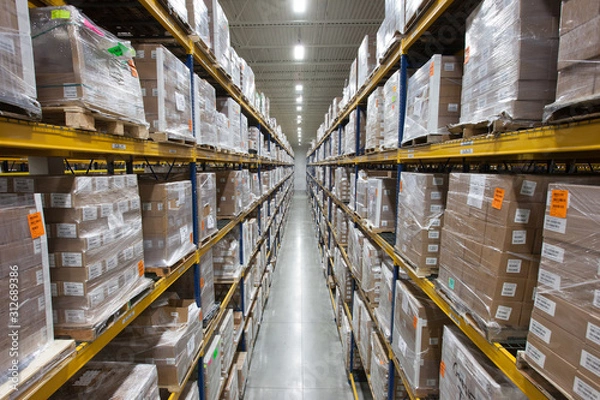 Obraz boxes on racks at pharmaceutical distribution warehouse