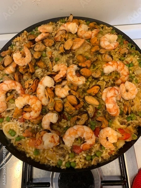 Obraz paella in a pan