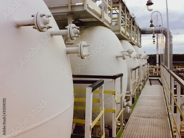Fototapeta Oil separation unit. The primary separation stage and the final stage of separation in one physical block.