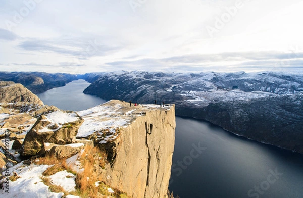 Fototapeta winter view of the preoklestolen in norway