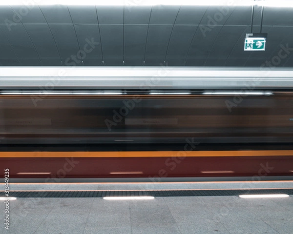 Obraz Metro warszawskie w ruchu