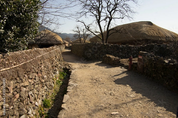 Fototapeta Old korean town in Suncheon, South Korea. The town have many  grass-roofed house of  the age of Joseon Dynasty. 
