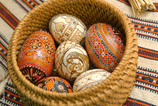 Obraz Pysankas (Easter eggs) in wicker basket