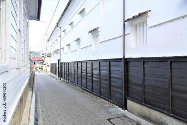 Fototapeta 西条　酒蔵通りの風景
