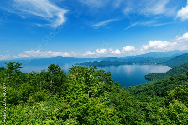 Fototapeta 【青森県十和田湖】夏の十和田湖：紫明亭展望台から望む十和田湖はハート型