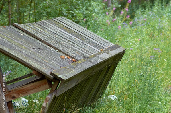 Fototapeta A broken roof