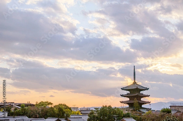 Fototapeta 京都の八坂の塔
