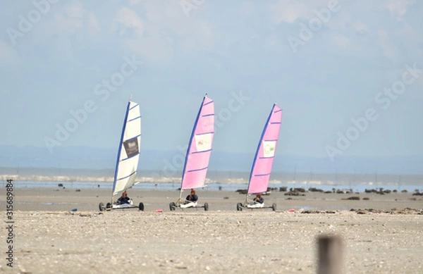 Obraz Char à voile dans la Baie du Mont Saint Michel en Bretagne