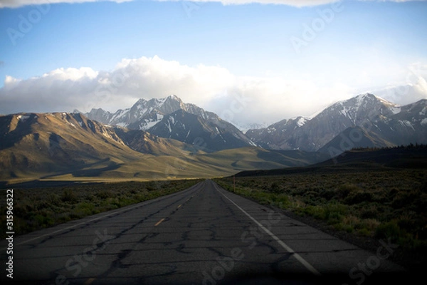 Obraz road in mountains