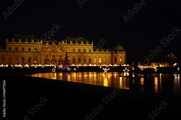 Fototapeta ベルヴェデーレ宮殿の夜景