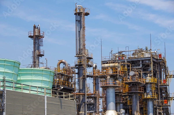 Fototapeta 配管が絡み合う化学プラント