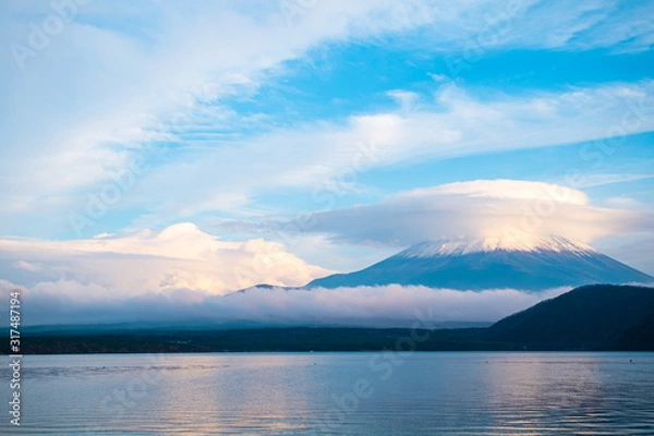 Fototapeta 本栖湖と富士山