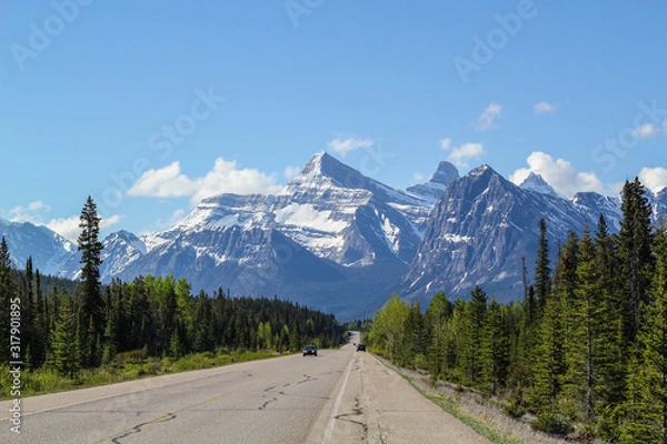 Obraz Beautiful raod in Rocky mountains banff Jasper icefield parkway canadian mountains National park sunny with blue sky 