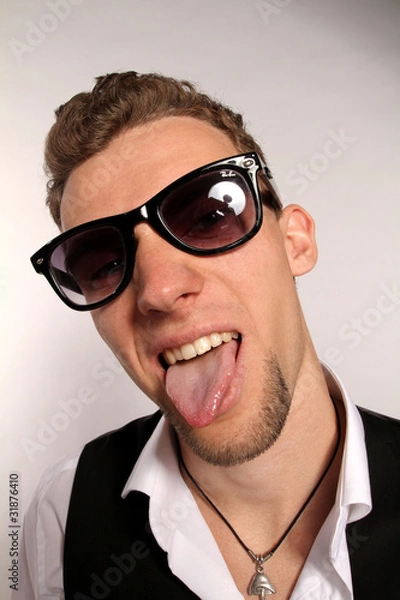 Fototapeta Mann mit Sonnenbrille