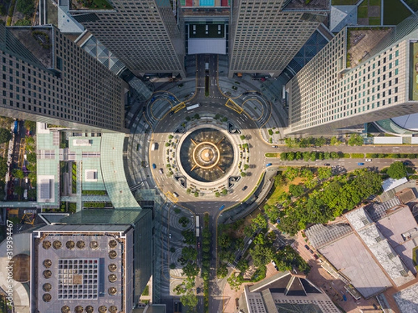 Fototapeta Top view of the Singapore landmark financial business district with skyscraper. Fountain of Wealth at Suntec city in Singapore