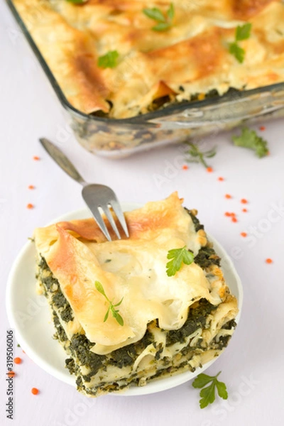 Obraz Selbstgemachte Spinat- Lasagne mit Linsen