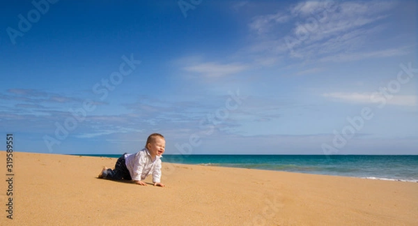 Fototapeta hell yeah, child on beach, 