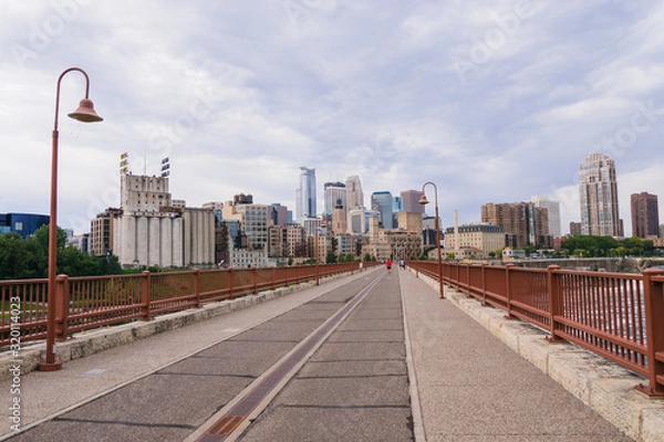 Obraz cityscape of Minneapolis and pedestrian bridge 2