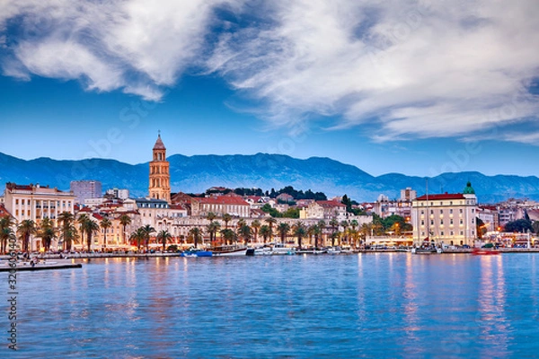 Obraz Split, Croatia. View of Split - the second largest city of Croatia at night. Shore of the Adriatic Sea and famous Palace of the Emperor Diocletian. Traveling concept. Mediterranean countries.