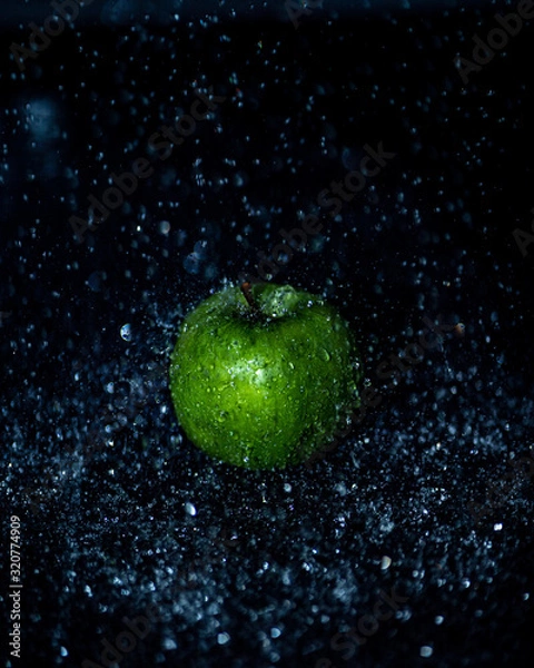 Fototapeta Apple under rainfall