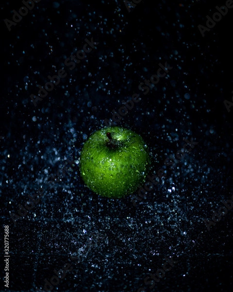 Fototapeta Apple under rainfall