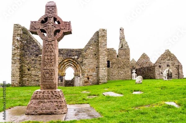 Fototapeta The monastic city of Clonmacnoise with the typical crosses, Ireland