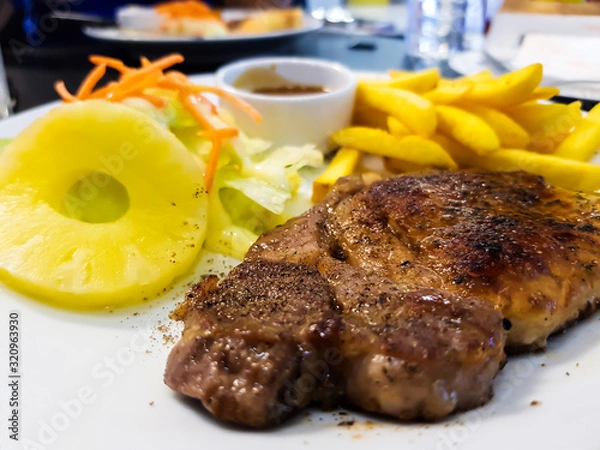 Obraz Steak on a white plate
