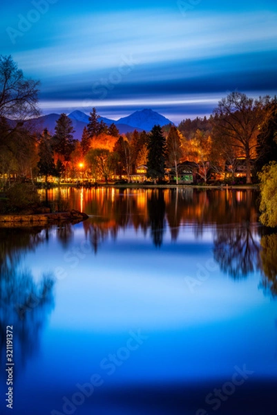 Fototapeta Mirror Pond - Bend Oregon