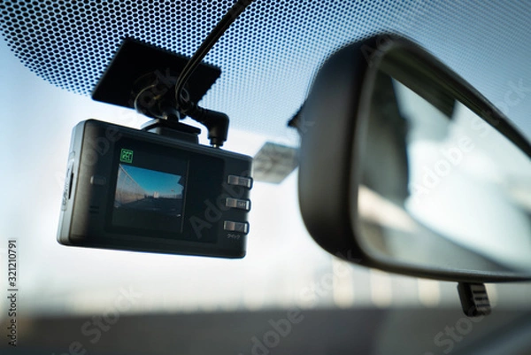 Obraz ドライブレコーダーの写真。あおり運転を録画するイメージ。