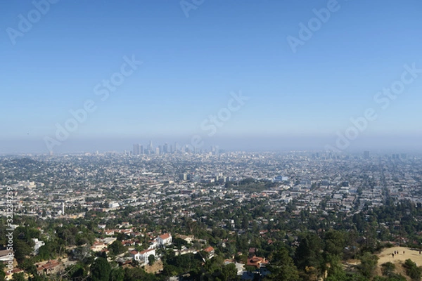 Fototapeta Panoramic view of LA downtown and suburbs from the beautiful Griffith Observatory in Los Angeles