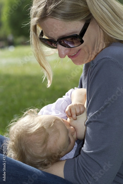 Obraz breast nurse feeding