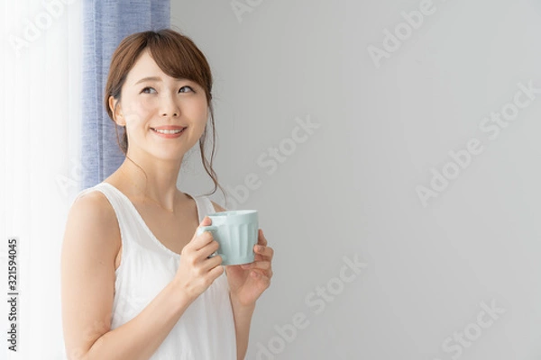 Fototapeta 女性　白ワンピース