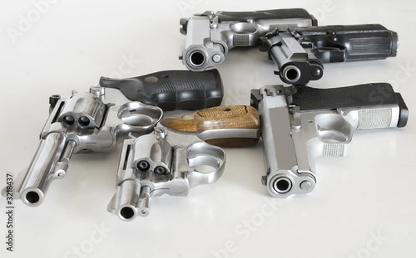 Obraz guns on their sides