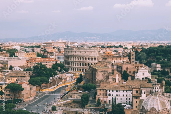 Fototapeta Panoramic view of city Rome with Roman forum and Colosseum from Vittoriano
