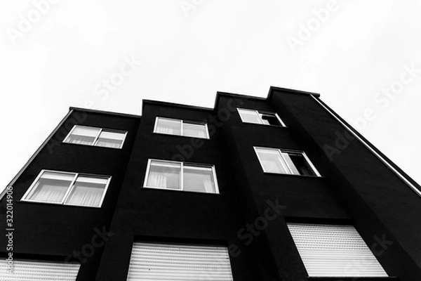 Obraz Un edificio con una perpectiva curiosa.