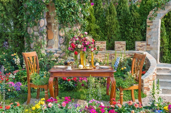 Obraz Przydomowy ogród kwiatowy