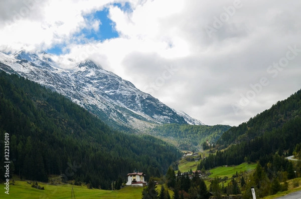 Fototapeta チロルの渓谷　秋のエッツタール　フェント付近（オーストリア・チロル）