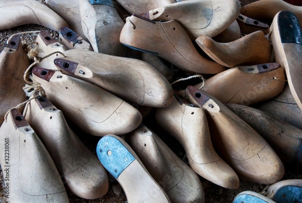 Obraz vecchie forme per scarpe