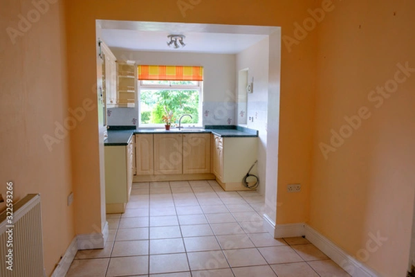Fototapeta Empty kitchen on moving out day 