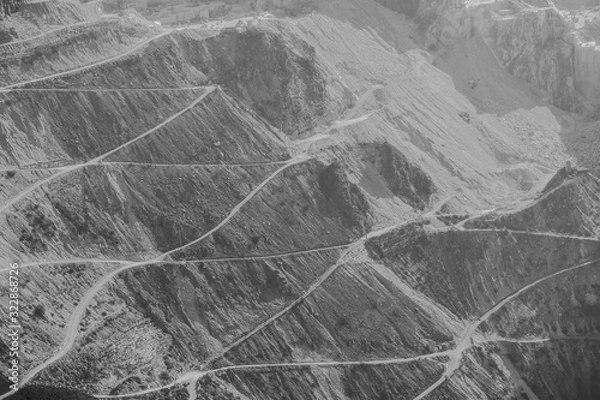 Fototapeta black and white path way mountaing