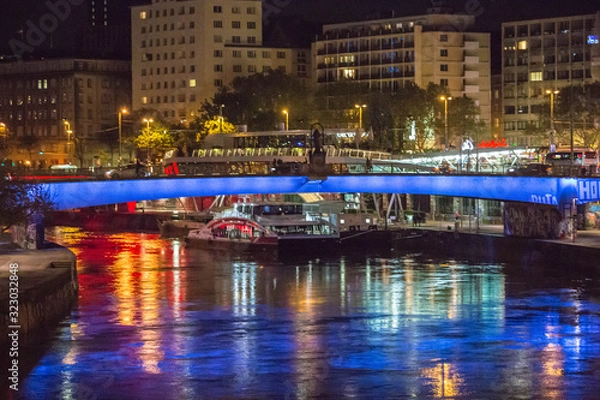 Fototapeta Donaukanal in Wien bei nacht