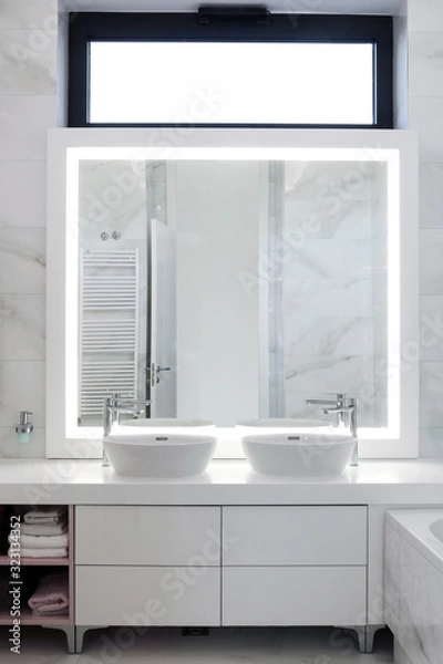 Fototapeta White bathroom